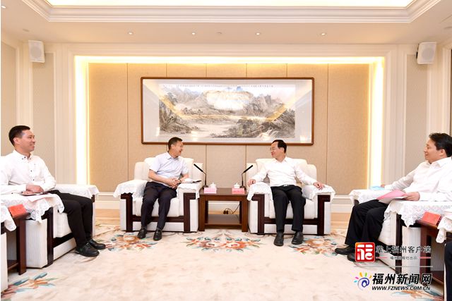 林宝金与西藏八宿县党政代表团座谈交流