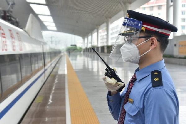 端午假期 福州火车站加开32趟高铁动车