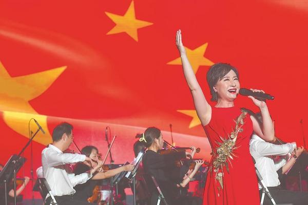“闽江之心”唱出榕城儿女爱党爱国心声