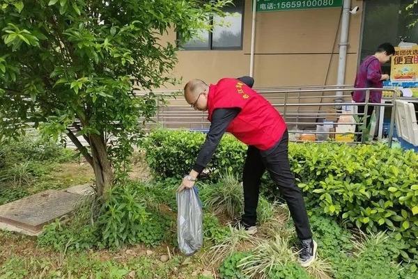 台江区集中开展“护河爱水 清洁家园”活动