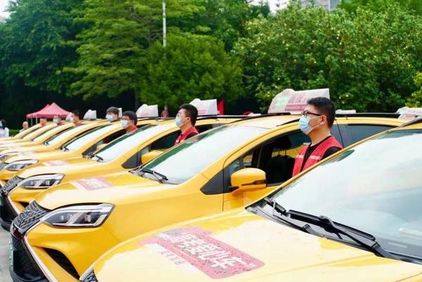 “高考直通车”启动首日 10名学子预约送考服务