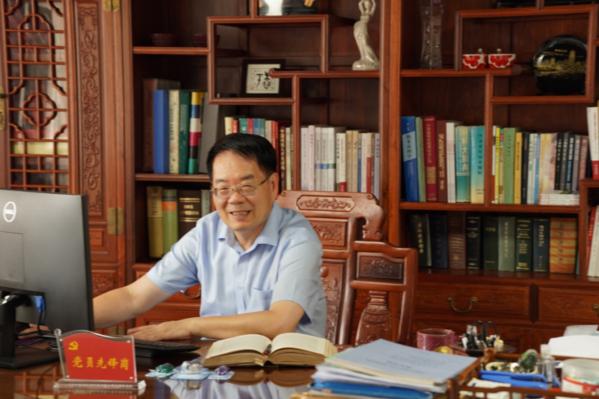 张其清：全球唯一！他用废弃贝壳研发骨填充材料｜最美科技工作者