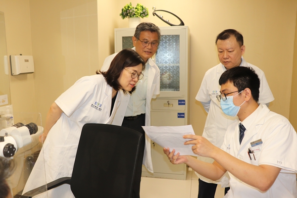 京鄂闽专家团再次汇聚福州爱尔眼科疑难眼病诊疗平台 联合会诊为患者破除疑难