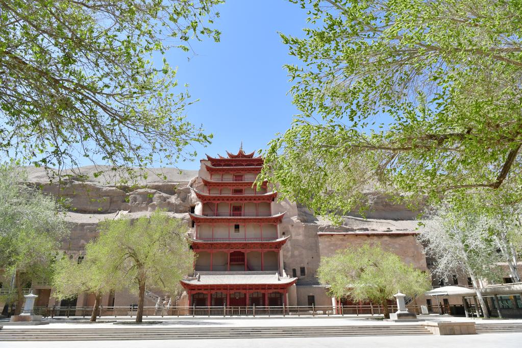 习近平的文化情怀丨“他关心的，都是敦煌当前面临的最紧要的问题”