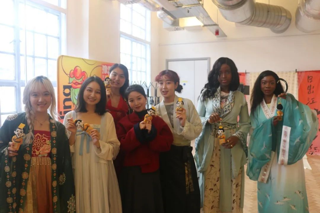 他们,成团两周年啦~ 他们,成团两周年啦~