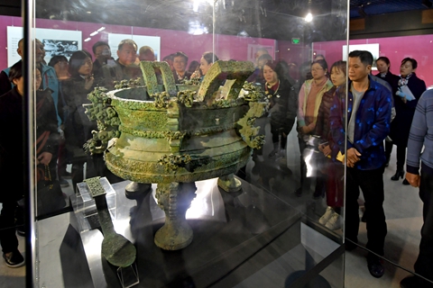 河南博物院文物精品展在福建博物院展出