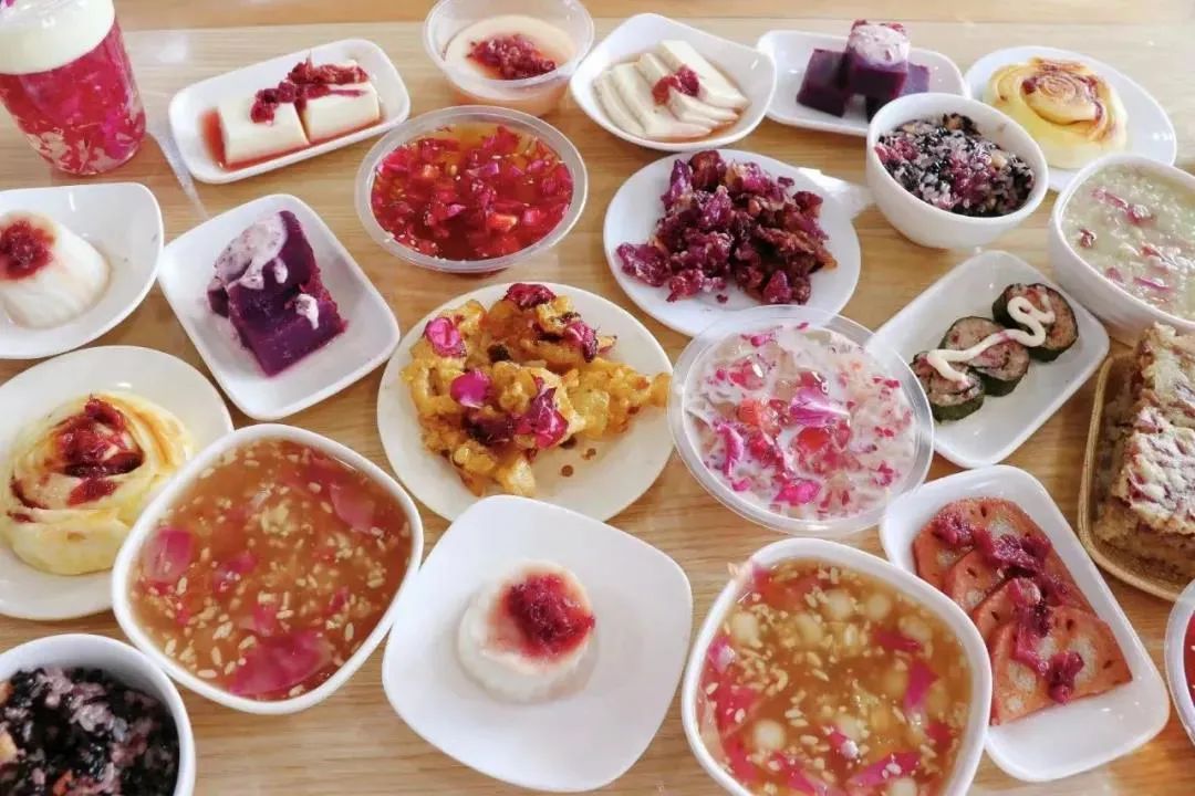 追新看点｜段子手过招？厦大“食堂建议本”火了，还有这些高校食堂也很出圈