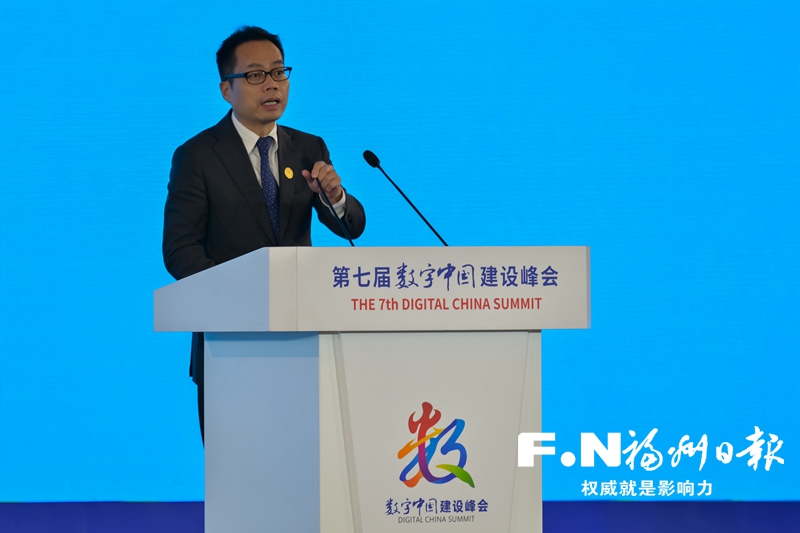 华为公司高级副总裁、中国地区部总裁 曹既斌：通过架构创新 打造AI应用“百花园”的“黑土地”