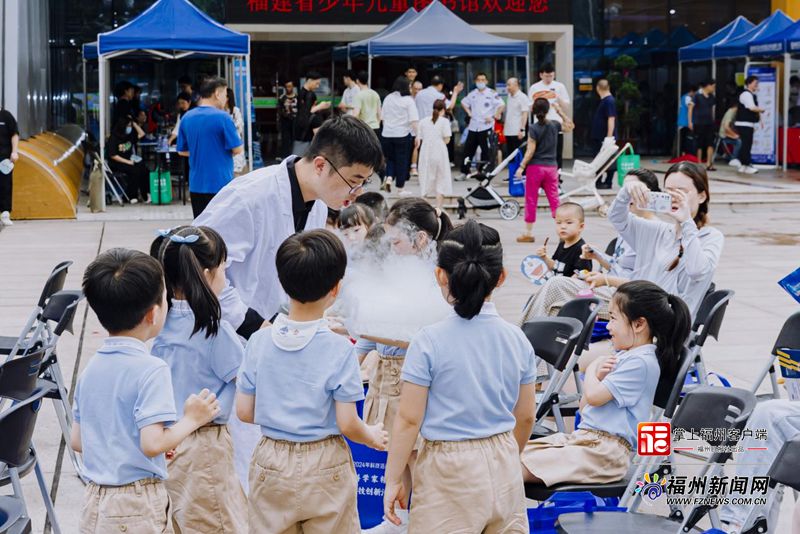 机器人表演、科学秀、泡泡秀……福州鼓楼把科技“玩”出花样
