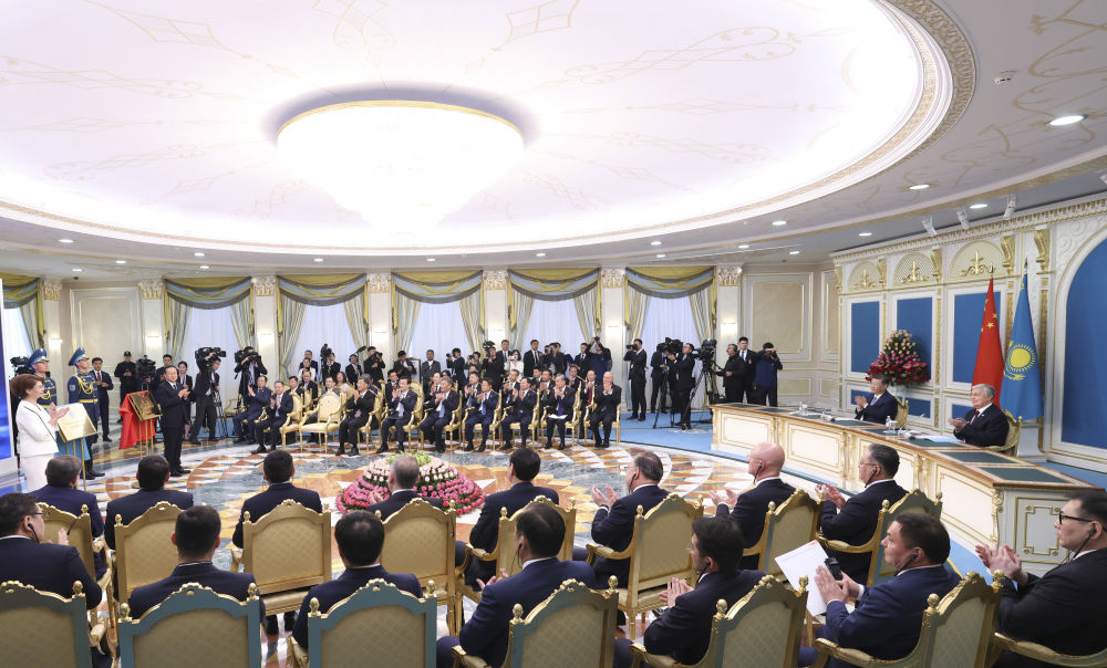 高清大图 | 日程满满 习近平主席在阿斯塔纳繁忙的一天