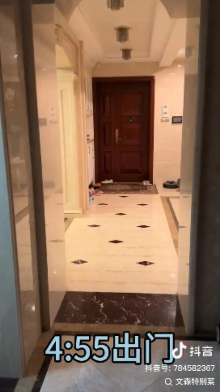 每周搭飞机通勤上班？这位福州男子火了！